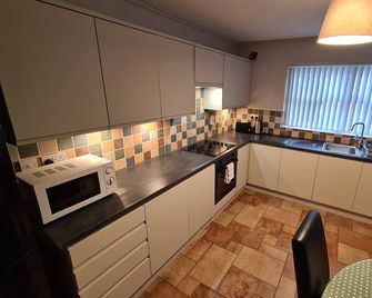 Laurelbrook Town House Magherafelt - Magherafelt - Кухня