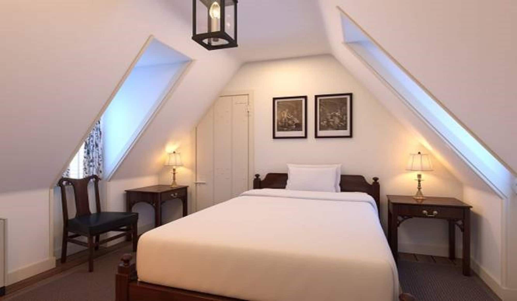 Colonial Houses, an official Colonial Williamsburg Hotel - Williamsburg