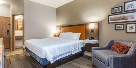Image of hotel: Hampton Inn Cedar Rapids