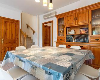 House with garage and ping pong 500m beach - Palamós - Dining room
