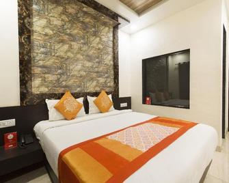 Swapnalok Hotel - Lonavala - Slaapkamer