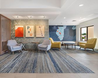 Holiday Inn Express & Suites Peru - Lasalle Area By IHG - Peru - Salónek