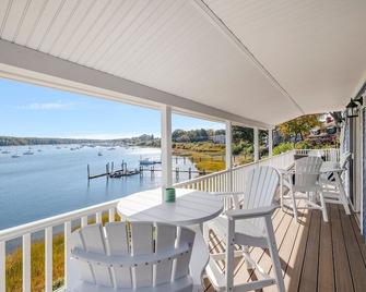 East Greenwich Waterfront Gem - East Greenwich - Balcony