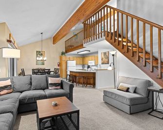 Ponderosa Retreat - Fireplace - Community year round pool - sauna - fitness center - McCall - Huiskamer