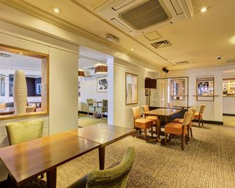 بريميير إن لوندن باتني بريدج - لندن - مطعم