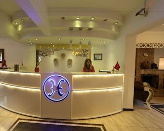 Lalehan Hotel - Amasya - Rezeption