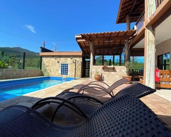 Pousada Chales Madu - Ubatuba - Piscina