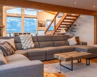 Reimagineranch Mountain Acreage - Invermere - Wohnzimmer