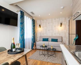 Studio Meublé La Jungle Suite Mandara Beach, Antibes Juan-les-Pins - Antibes - Soggiorno