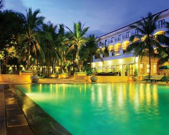 Lotus Blanc Resort - Khett Siem Reab - Zwembad
