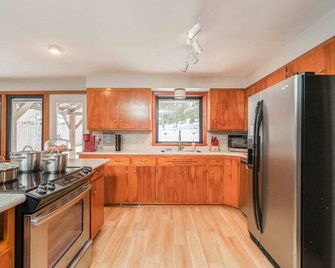 Brick House - Sioux Falls - Kitchen