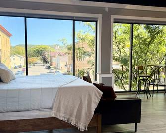 The Benjamin Hotel - Watkins Glen