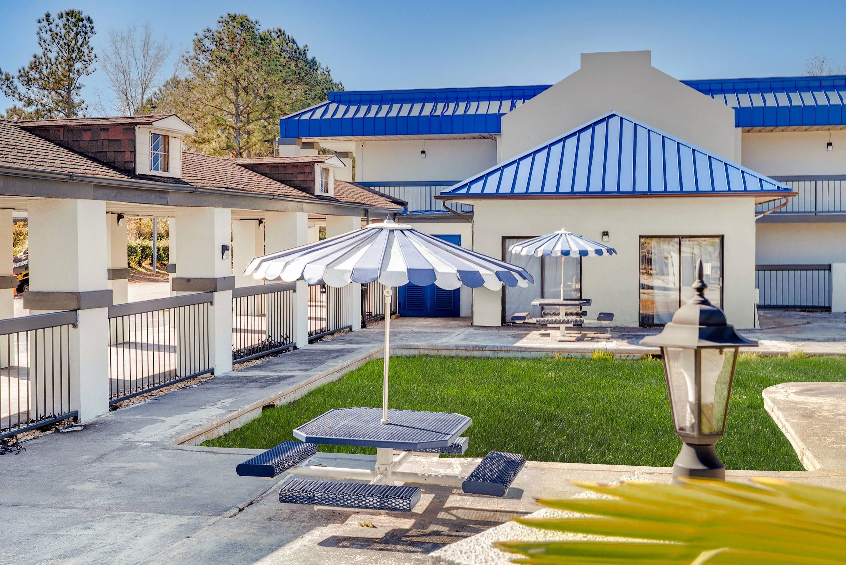 Rodeway Inn Greenwood - Greenwood - Gebäude