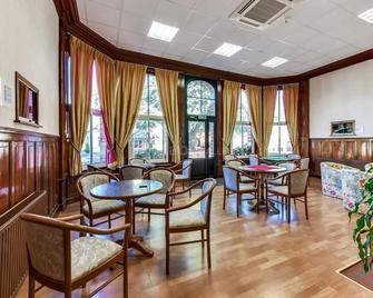 Vvf Nature Parc Sologne Berry, Neuvy Sur Barangeon - Neuvy-sur-Barangeon - Restaurante