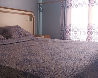 Hôtel Azur - Paris - Kamar Tidur