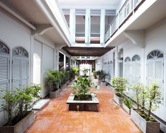 The Memory at On On Hotel - Kota Phuket - Pemandangan luar