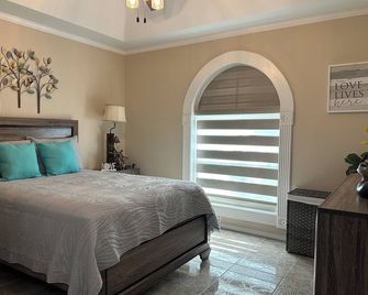 The Cozy Casa- 3 bedroom/2 bath a/c+wifi - McAllen - Bedroom