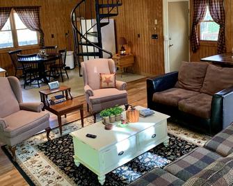 The Craft House - Cutest Little Cabin You Ever Did See!!! - Lancaster - Sala de estar