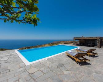 blue paradise villa - Sikinos - Piscina