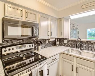 Condo with Pool and Free Parking Walk Downtown & Germantown - Nashville - Cuisine