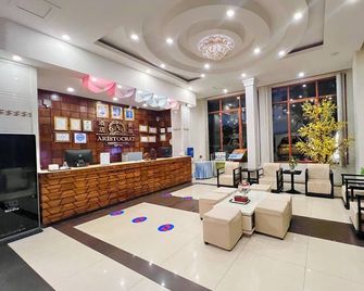 Aristocrat Residence And Hotel - Сіануквіль - Лоб бі
