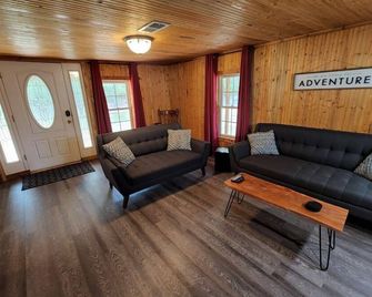 Welcome to your slice of heaven in the heart of wildlife wonderland - Higden - Living room