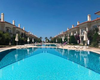 Sunset Beach Resort Aqua Lettings - Fethiye - Pool