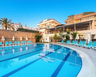 Armas Gul Beach - Kemer - Pool