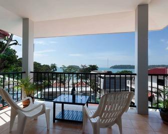 Two Chefs Inn - קארון - מרפסת