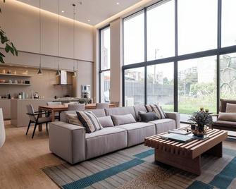 Avanzza apartamentos cerca del Dorado by Wellcome - Bogotá - Wohnzimmer