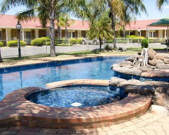 Pines Country Club Motor Inn - Shepparton - Pool