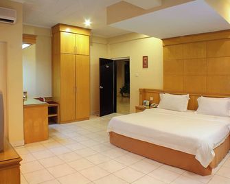Hotel Hangtuah - Padang