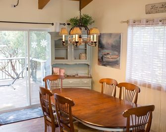 Lovely Mountain Lake Chalet by Yosemite: - Groveland - Comedor