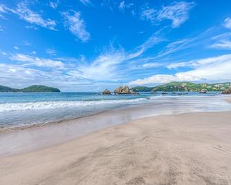 لا فيلا لوث - للبالغين فقط - إكستابا زيواتانيجو - شاطئ