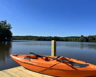 Serenity pointe lake house - Андалусія