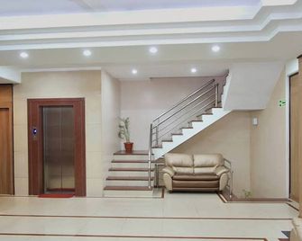 La Sara Vista - Bengaluru - Stairs