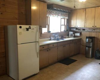 Come And Enjoy This Beautiful Private Cottage With Your Family!! - West Nipissing - Kuchyň