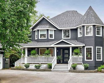 Craigleith Manor Bed & Breakfast - Collingwood - Edificio