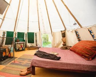 Larkhill Tipis and Yurts - Carmarthen