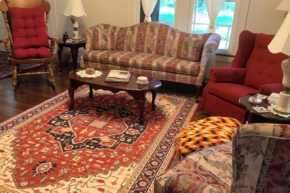 Relax & Unwind in a Historic 104-year-old farmhouse fully restored!