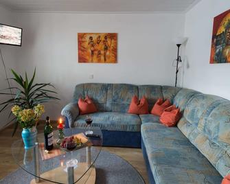 Holiday home with sauna in Allgau - Bernbeuren - Sala de estar