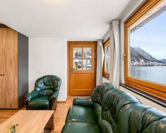 Hallstatt Lakeside Top 2 - Zimmer mit Gartenzugang - Hallstatt - Living room