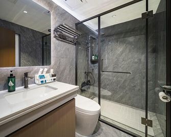 Platinum Smart Hotel (Dahan Dongfeng Pedestrian Street Branch) - Shaoyang - Bedroom