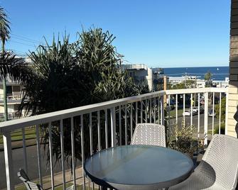 White Opal Unit 4 - Caloundra - Balcony