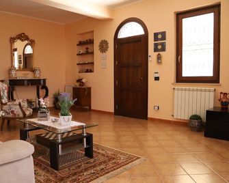 Lucy's cottage - Cinisi - Wohnzimmer