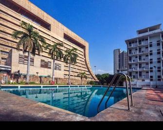 New Delhi Ymca Tourist Hostel - Νέο Δελχί - Πισίνα