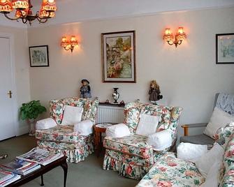 Newton House - Torquay - Living room