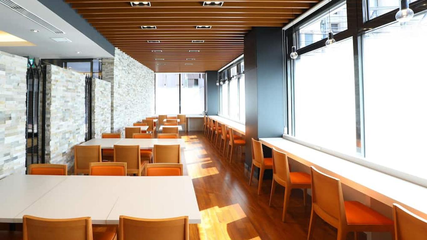 هوتل بي سويتس نامبا كورومون