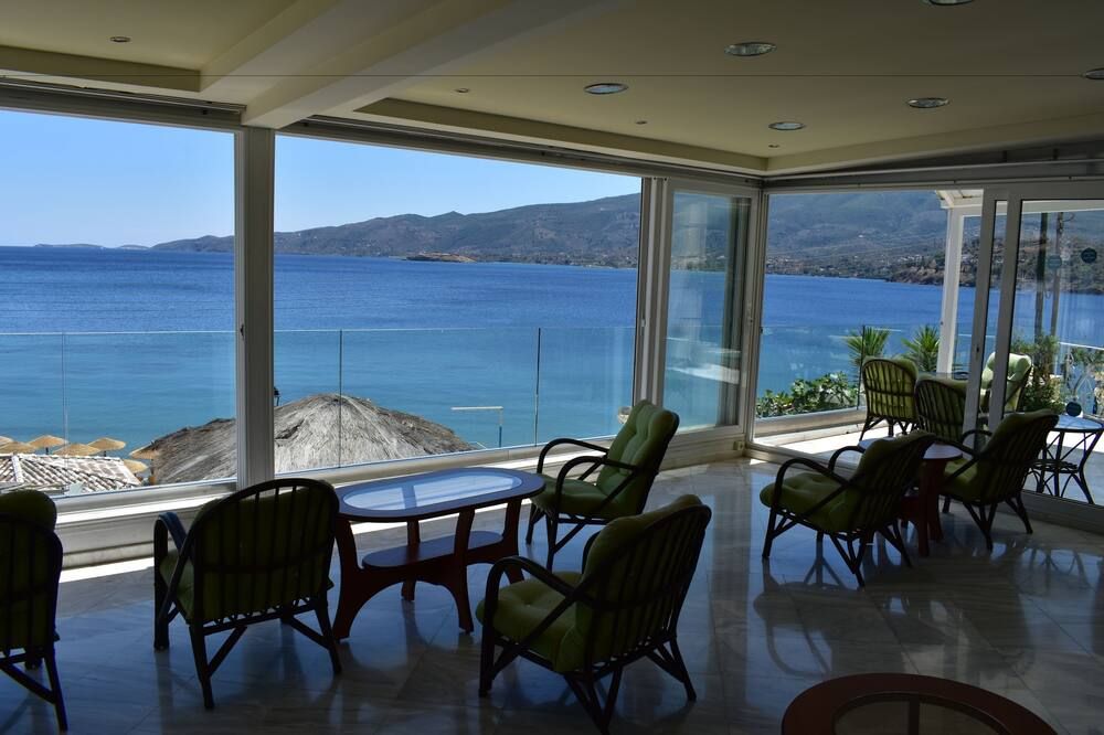 نيو إيجلي ريزورت هوتل