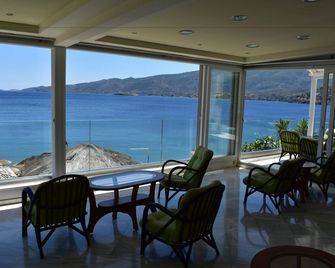 New Aegli Resort Hotel - Póros - מרפסת